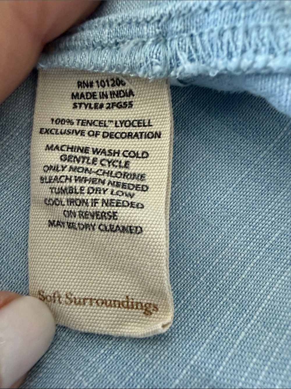 Soft Surroundings Embroidered Tunic Top Chambray Tencel Aveline Size Large - Picture 10 of 10